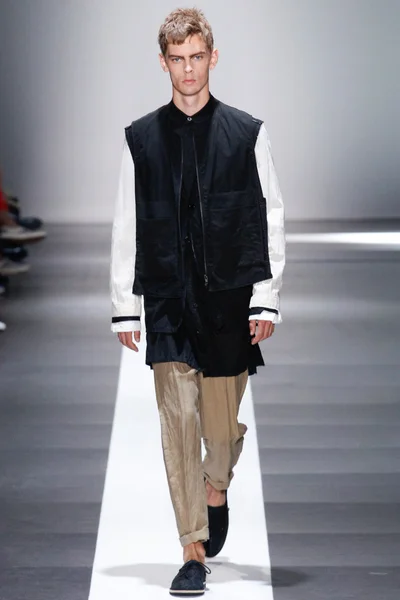 Look 19